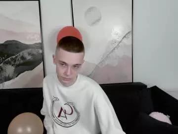 chris_18rown from Chaturbate is Freechat