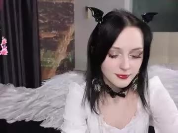 silverbutton from Chaturbate is Freechat