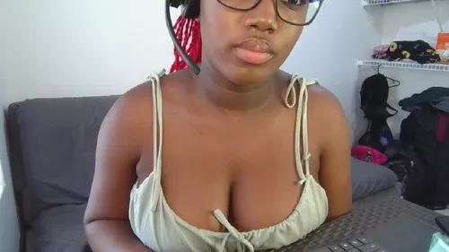 ebonierose1 from Cherry is Freechat