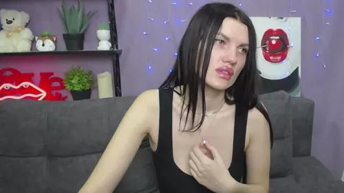 milaloona from Cherry is Freechat