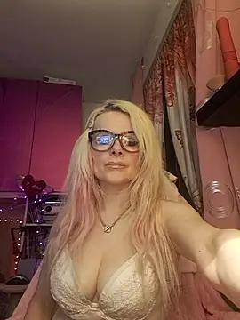 Angeldevilus from StripChat is Freechat