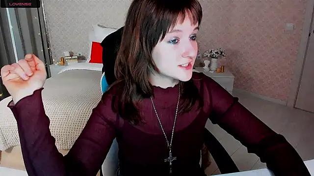 Clover_red from StripChat is Freechat