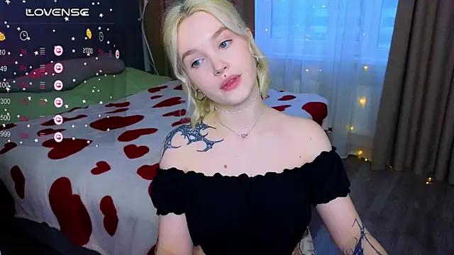 cute_summer_breathe from StripChat is Freechat