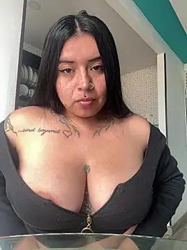 Devilsweet17 from StripChat is Freechat