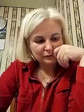 ElinaGold435 from StripChat is Freechat