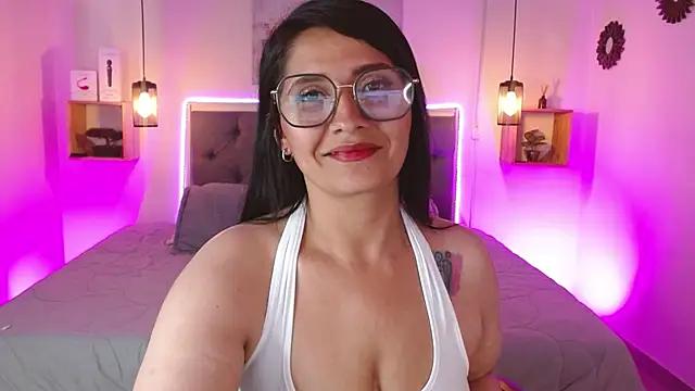 emily_leinner from StripChat is Freechat