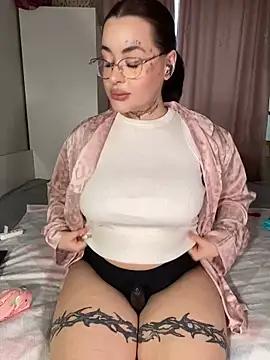 fuckdoll_18 from StripChat is Freechat