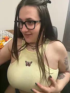 JuicyBeRrys from StripChat is Freechat