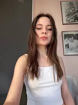 kirastreet from StripChat is Freechat