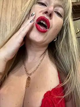 Kittenforyou from StripChat is Freechat