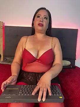 Leahstonee2 from StripChat is Freechat