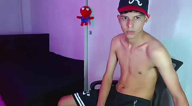 LiamGadiell from StripChat is Freechat