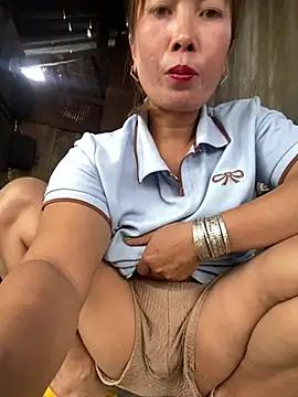 Linaannn from StripChat is Freechat