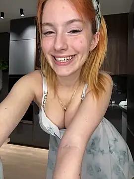 LindaFoxyyy from StripChat is Freechat