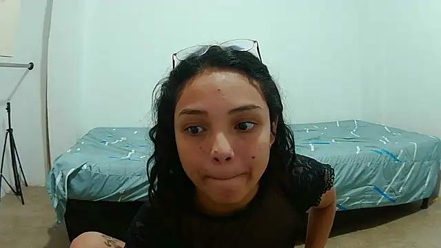 linzeysmith4 from StripChat is Freechat