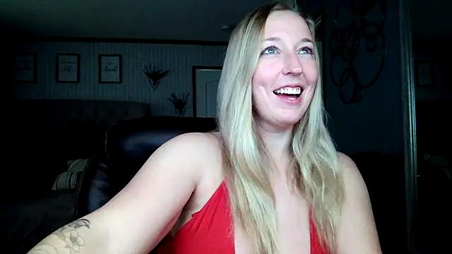 lucyallen4201 from StripChat is Freechat