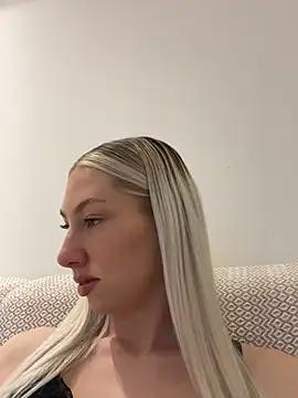 LuisaBecker from StripChat is Freechat