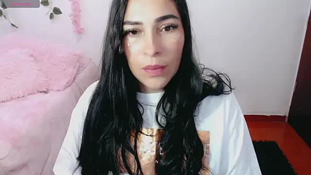 luna_lgomez_ from StripChat is Freechat