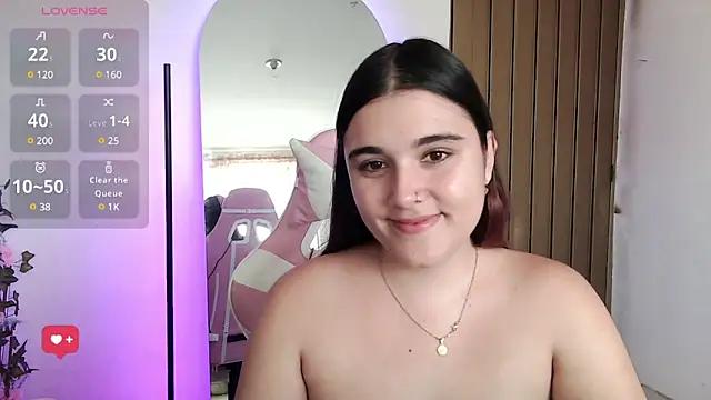 Magic-Smilee from StripChat is Freechat