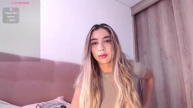 Marian_se from StripChat is Freechat