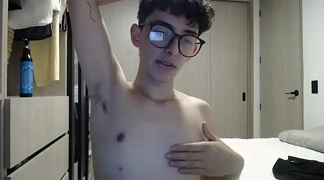 miketwink from StripChat is Freechat