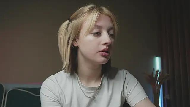 milasmiu from StripChat is Freechat