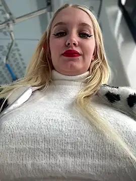 Milkyy_wway from StripChat is Freechat