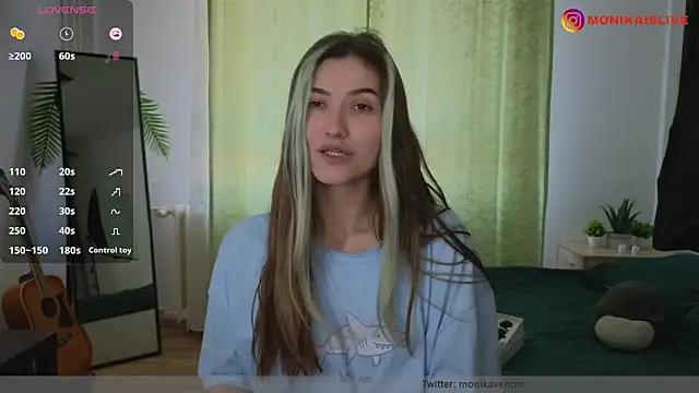 monikavenom from StripChat is Freechat