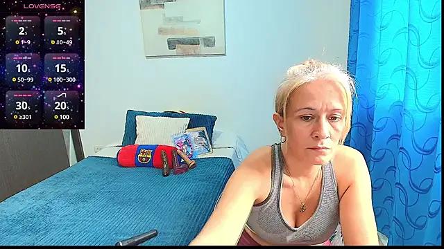 Naty_Stone from StripChat is Freechat