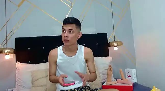 Oliver_king_sex from StripChat is Freechat