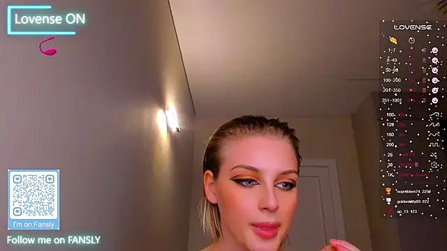 pretty_girlnextdoor from StripChat is Freechat