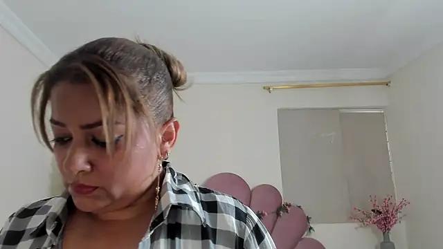 RubyBersinger from StripChat is Freechat