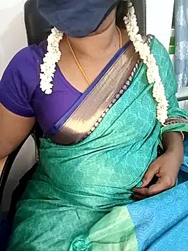 Tamil-hotwife from StripChat is Freechat