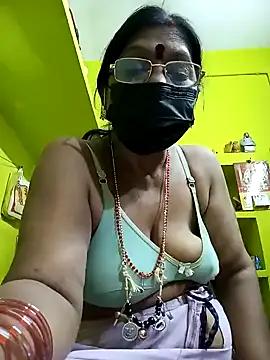 Tamil_yamuna_hindi from StripChat is Freechat