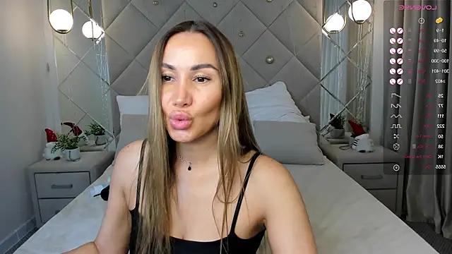 Tina-Drake from StripChat is Freechat